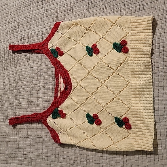 Sugarlips Crochet Sweater Crop Top Size Small NWOT - Picture 2 of 10